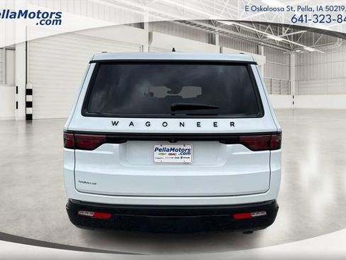 Used 2024 Jeep Wagoneer Series II w/ Convenience Group I AWD/4WD image 4