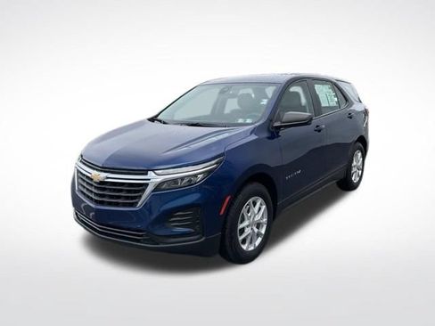 Used 2022 Chevrolet Equinox LS w/ Driver Confidence II Package AWD/4WD image 12