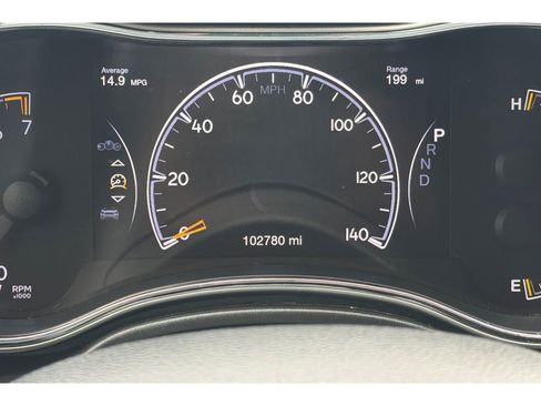 Used 2020 Jeep Grand Cherokee Laredo image 27