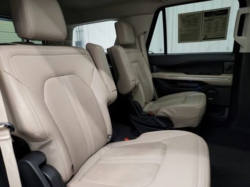 Used 2024 Ford Expedition Limited RWD image 42