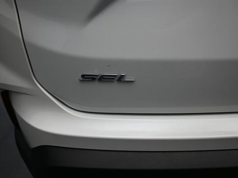 Certified 2024 Ford Edge SEL w/ Convenience Package AWD/4WD image 5
