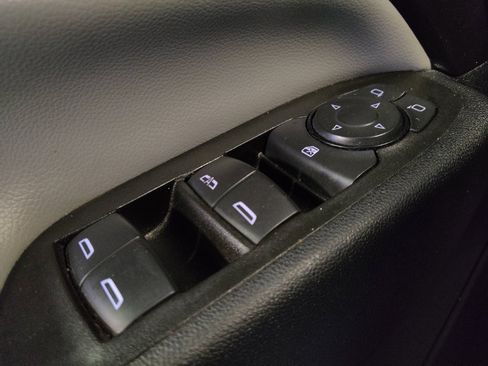 Used 2021 Chevrolet Equinox LT w/ LPO, Floor Liner Package FWD image 27