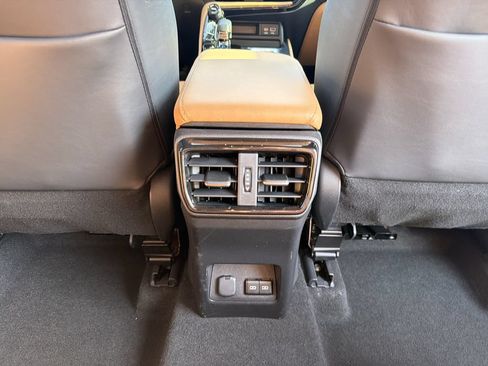 Used 2024 Lexus NX 250 FWD w/ Towing Package (2000 Lbs) image 21