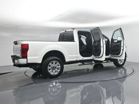 Used 2022 Ford F250 Platinum w/ FX4 Off-Road Package AWD/4WD image 6