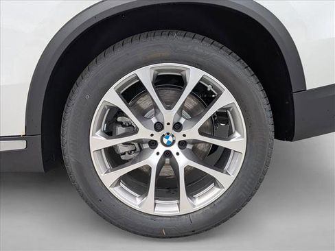New 2026 BMW X5 xDrive40i AWD/4WD image 10