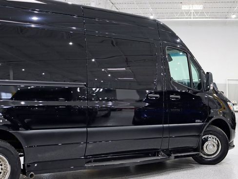 Used 2024 Mercedes-Benz Sprinter 3500 image 10