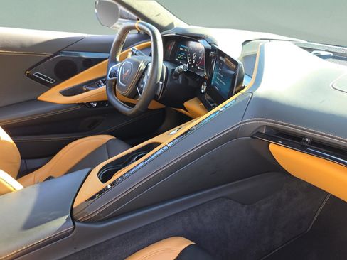 Used 2024 Chevrolet Corvette Stingray Premium Conv w/ Z51 Performance Package image 16