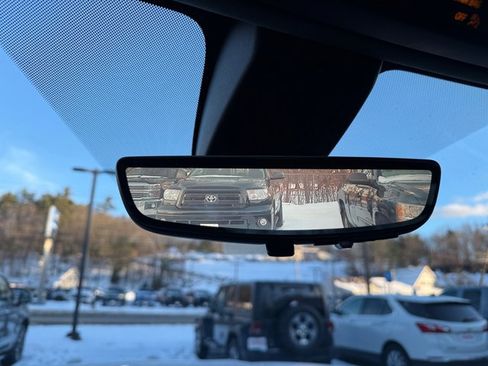 Used 2021 Chevrolet Tahoe High Country w/ Premium Package image 23