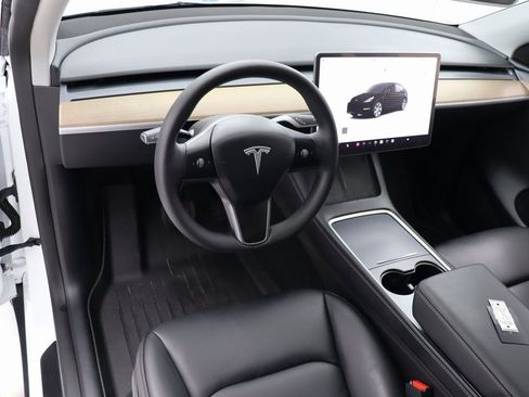 Used 2024 Tesla Model Y Long Range image 12