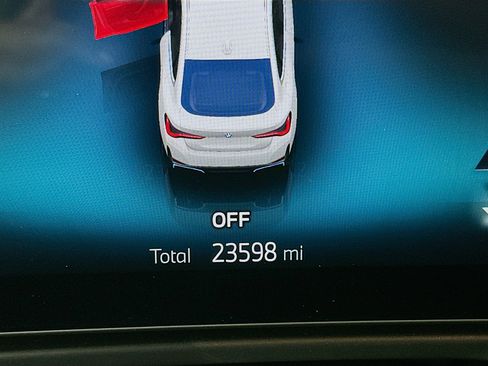 Used 2024 BMW i4 eDrive40 image 19