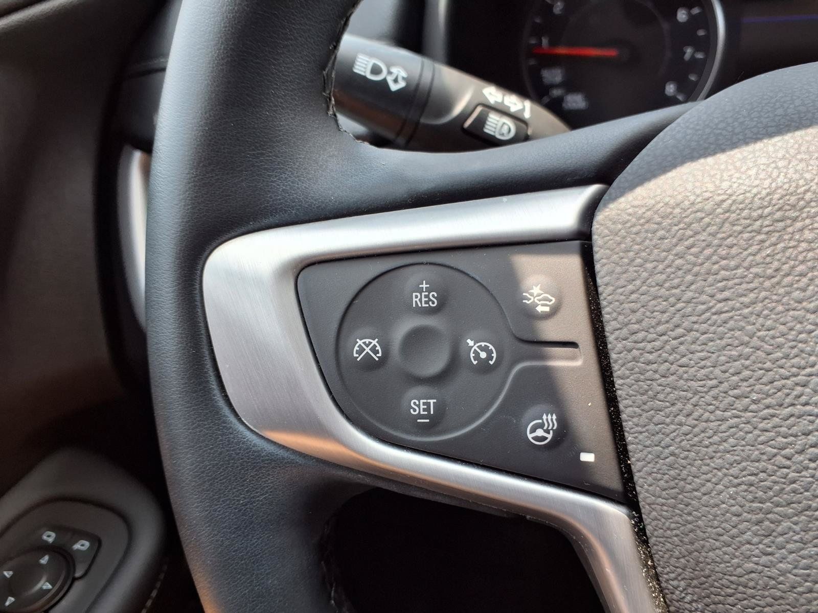 Used 2024 GMC Terrain SLT w/ Elevation Edition FWD image 15
