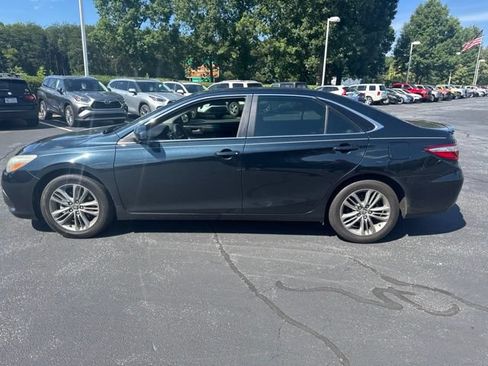 Used 2015 Toyota Camry SE FWD image 8