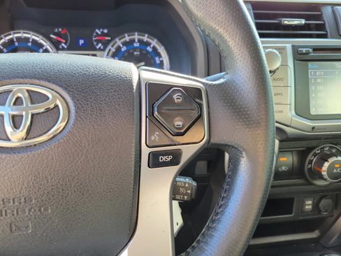 Used 2018 Toyota 4Runner SR5 AWD/4WD image 20