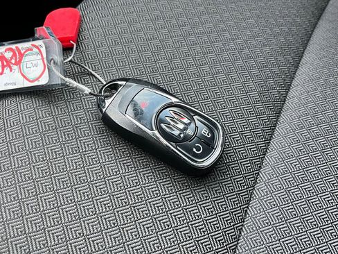 Used 2025 Buick Encore GX Preferred image 21