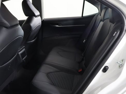 Used 2024 Toyota Camry SE image 25