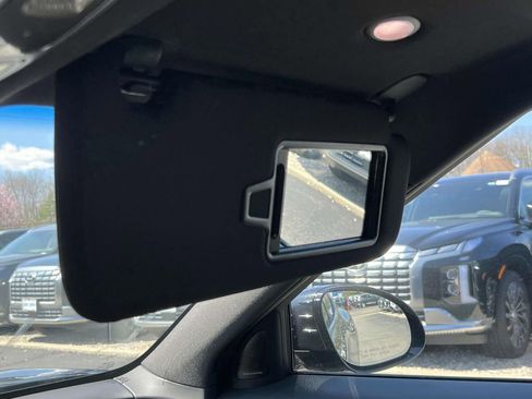 New 2024 Genesis GV60 Advanced image 35