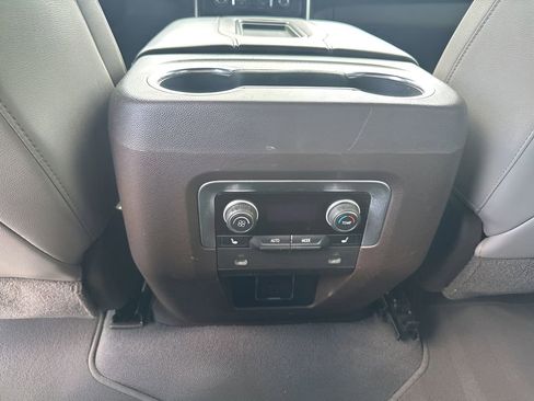 Used 2021 Chevrolet Tahoe Z71 w/ Z71 Signature Package image 21