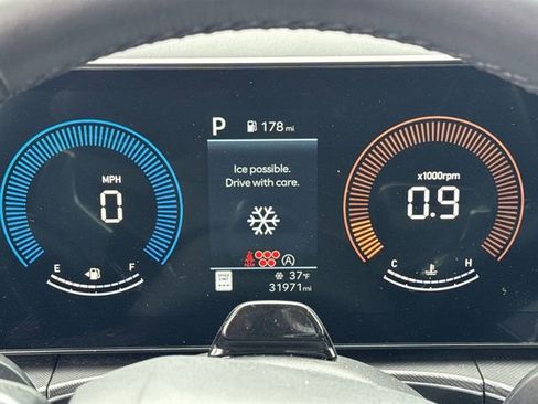 Used 2025 Hyundai Santa Fe SEL image 14