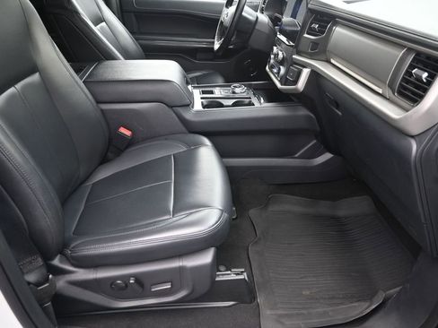 Used 2024 Ford Expedition XLT RWD image 41