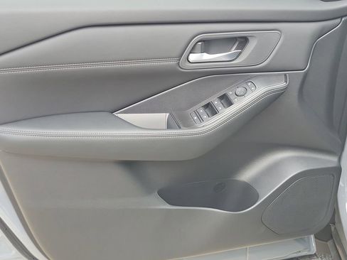 New 2026 Nissan Rogue SV FWD image 18