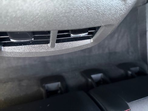 Used 2024 Chevrolet Equinox RS image 32