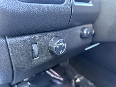 Used 2018 Chevrolet Colorado LT RWD image 19