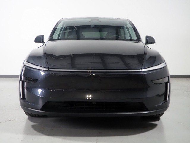 Used 2026 Tesla Model Y Long Range RWD image 57