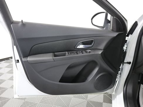 Used 2015 Chevrolet Cruze LT w/ Technology Package FWD image 12