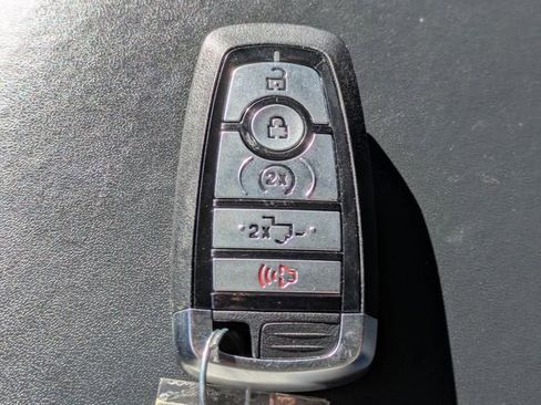 Used 2022 Ford F350 Platinum w/ FX4 Off-Road Package image 30