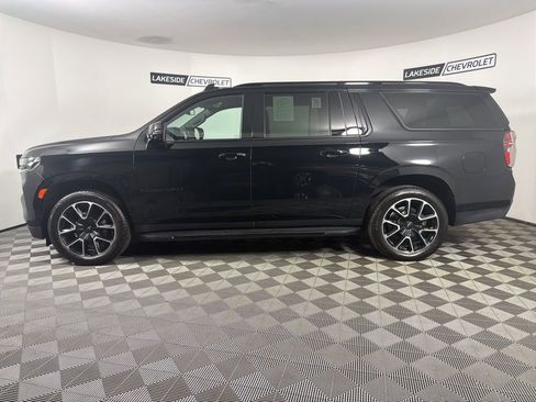 Used 2023 Chevrolet Suburban RST w/ Luxury Package AWD/4WD image 2