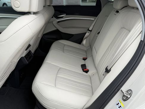 Used 2022 Audi e-tron Premium image 33