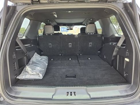 Used 2022 Ford Expedition Limited AWD/4WD image 17