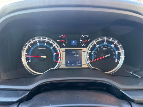 Used 2018 Toyota 4Runner SR5 Premium image 15