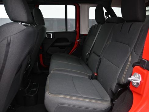 Used 2025 Jeep Wrangler Unlimited Sahara AWD/4WD image 12