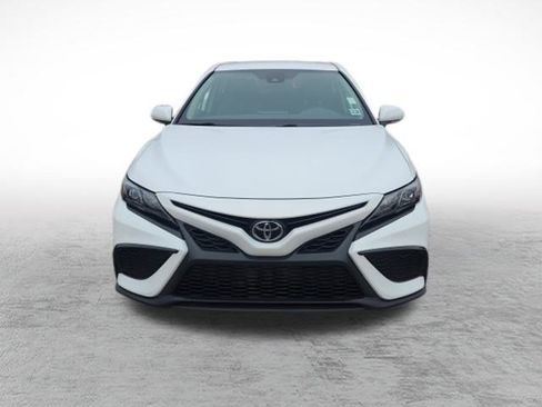 Used 2023 Toyota Camry SE image 2