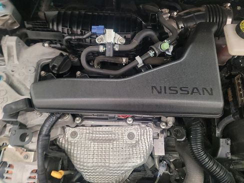 Used 2017 Nissan Rogue SV AWD/4WD image 30