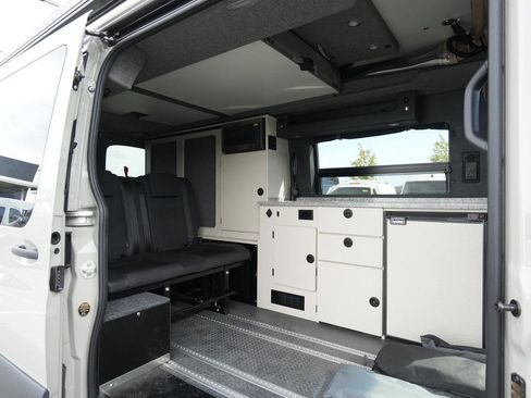 Used 2022 Mercedes-Benz Sprinter 2500 image 35