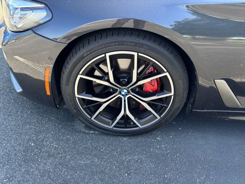 Used 2021 BMW M550i xDrive w/ Executive Package AWD/4WD image 13
