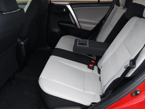 Used 2017 Toyota RAV4 XLE image 20