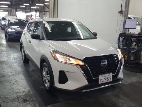 Used 2024 Nissan Kicks S FWD image 4