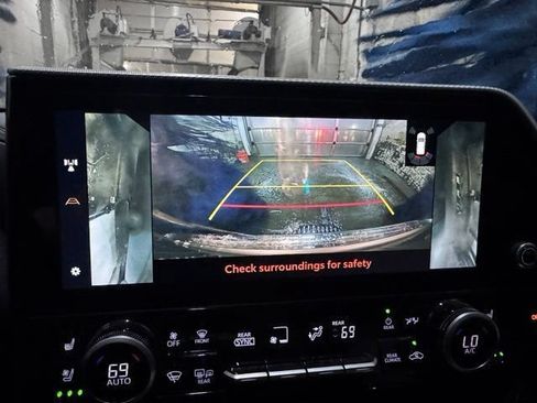 Certified 2025 Toyota Highlander Platinum AWD/4WD image 22
