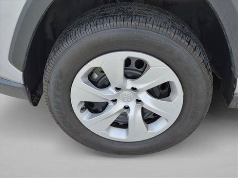 Used 2024 Toyota RAV4 LE FWD image 17