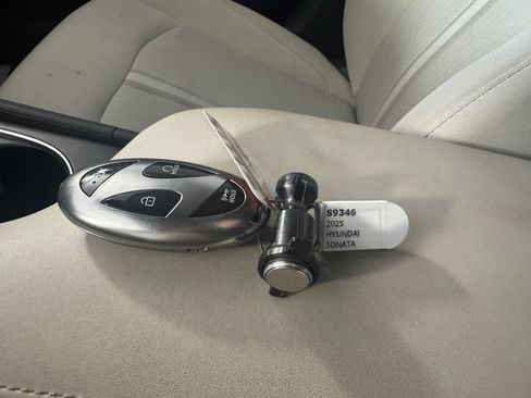 Used 2025 Hyundai Sonata SEL AWD/4WD image 3