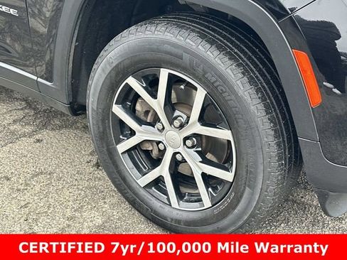 Certified 2024 Jeep Grand Cherokee Limited image 7