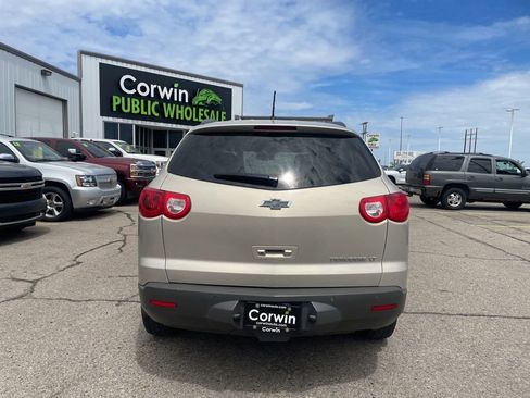 Used 2012 Chevrolet Traverse LT FWD image 11