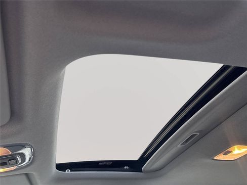 Used 2025 Hyundai Elantra Limited FWD image 9