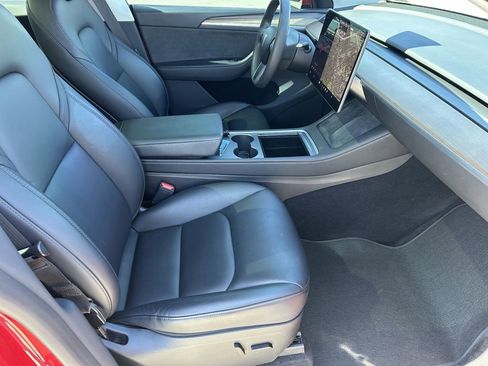 Used 2023 Tesla Model Y Long Range image 9