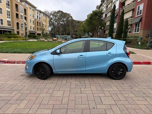 Used 2016 Toyota Prius C Two FWD image 2