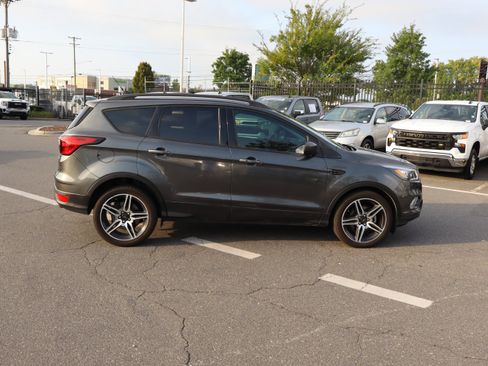 Used 2019 Ford Escape SEL FWD image 11