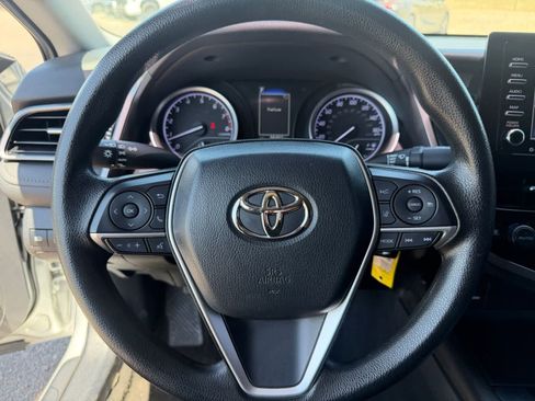 Used 2022 Toyota Camry LE w/ Carpet Mat Package (TMS) FWD image 13